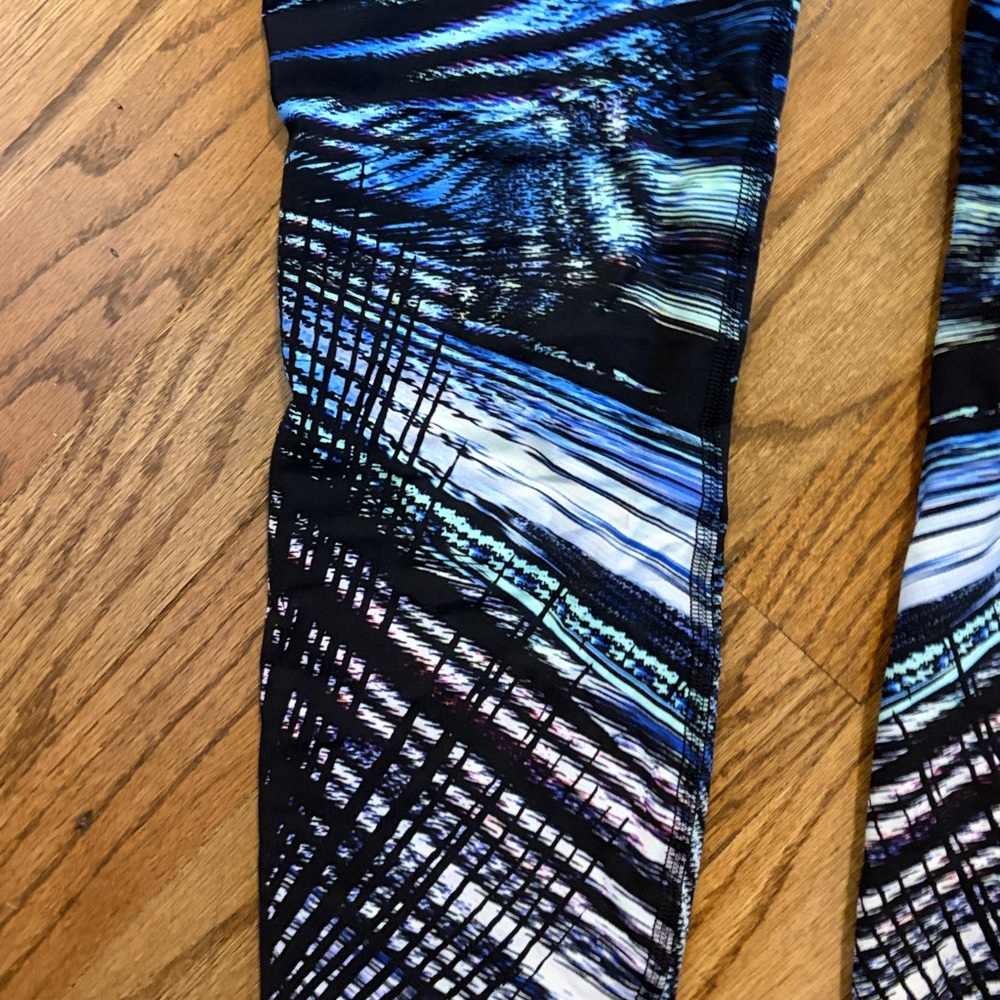 Patterned Lulu Leggings - Picture 2 of 4